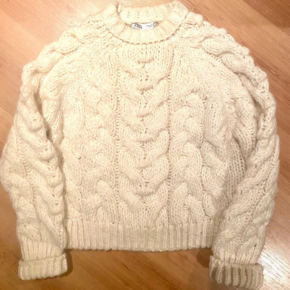Brand new NWOT Zara cable knit sweater